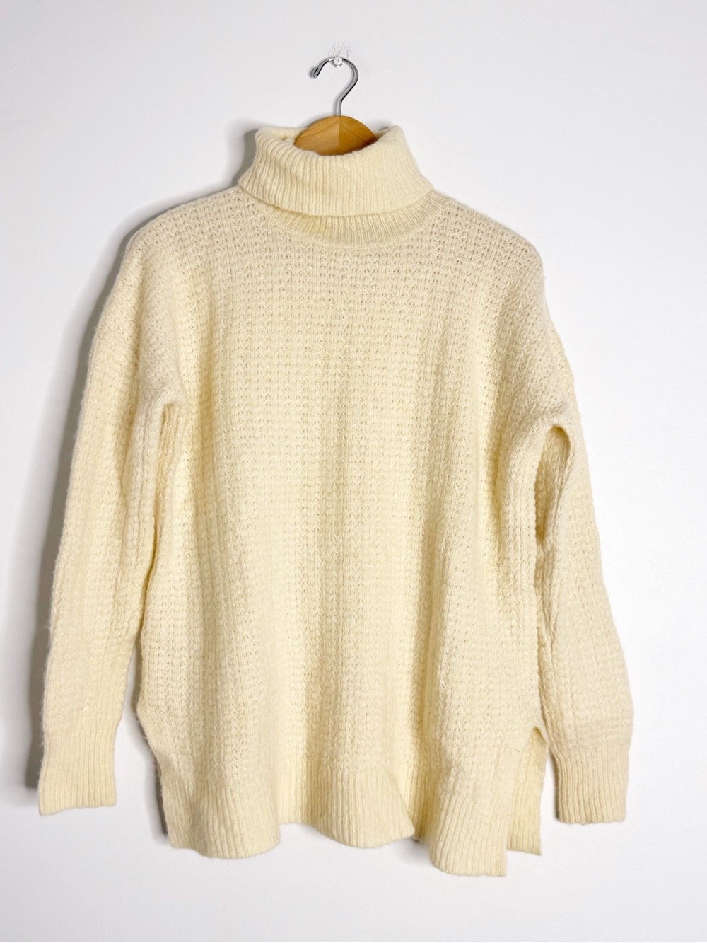 Theory Oversized Turtleneck Wool Blend Sweater Cream Size Medium